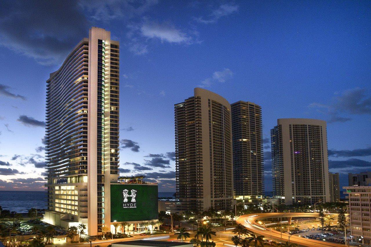 Lyfe Resort & Residences Aparthotel