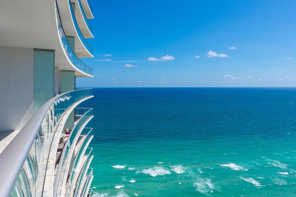 Lyfe Resort & Residences 4* Beverley Beach